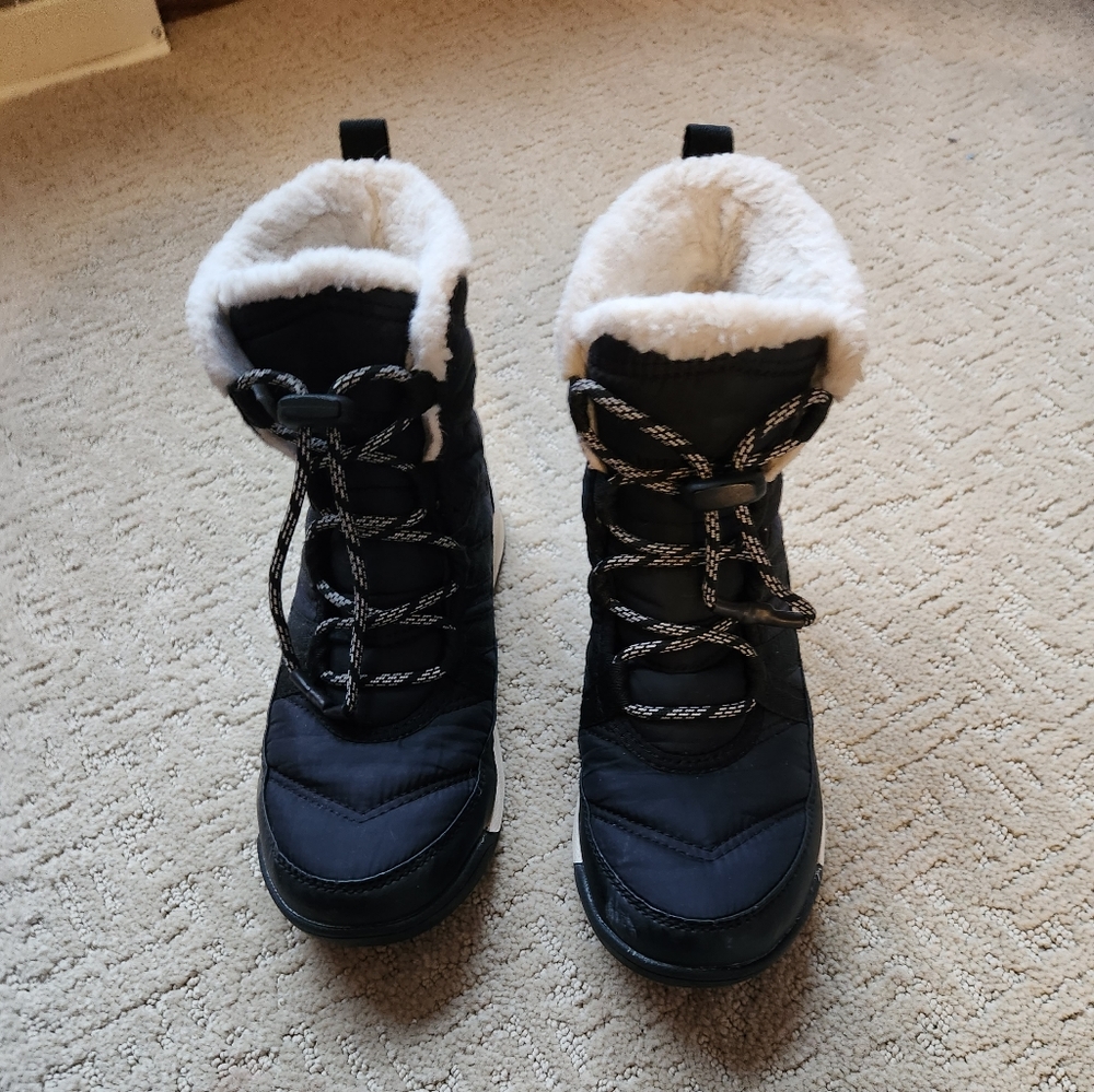 Sorel Whitney Girls size 3 snow boots